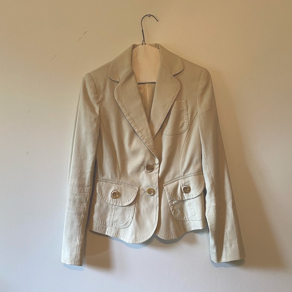 Spring/Summer Women’s Suit - Picture 2 of 7